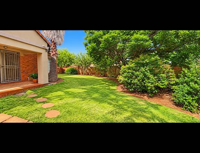 3 BEDROOM TOWNHOUSE FOR SALE IN ECO PARK ESTATE